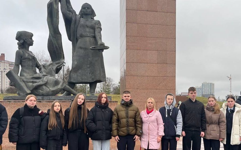 Имя твоё неизвестно — подвиг твой бессмертен